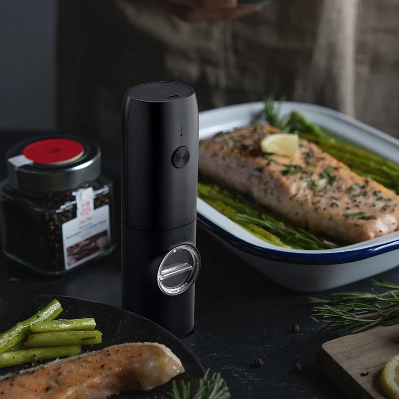 Electric pepper grinder